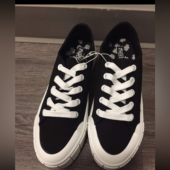 COPY - Woman’s shoes size 9 - Picture 1 of 5